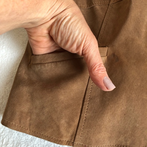 i.e. Women’s Genuine Leather Suede Tan Camel Blazer, size Large Button Front - Picture 10 of 16